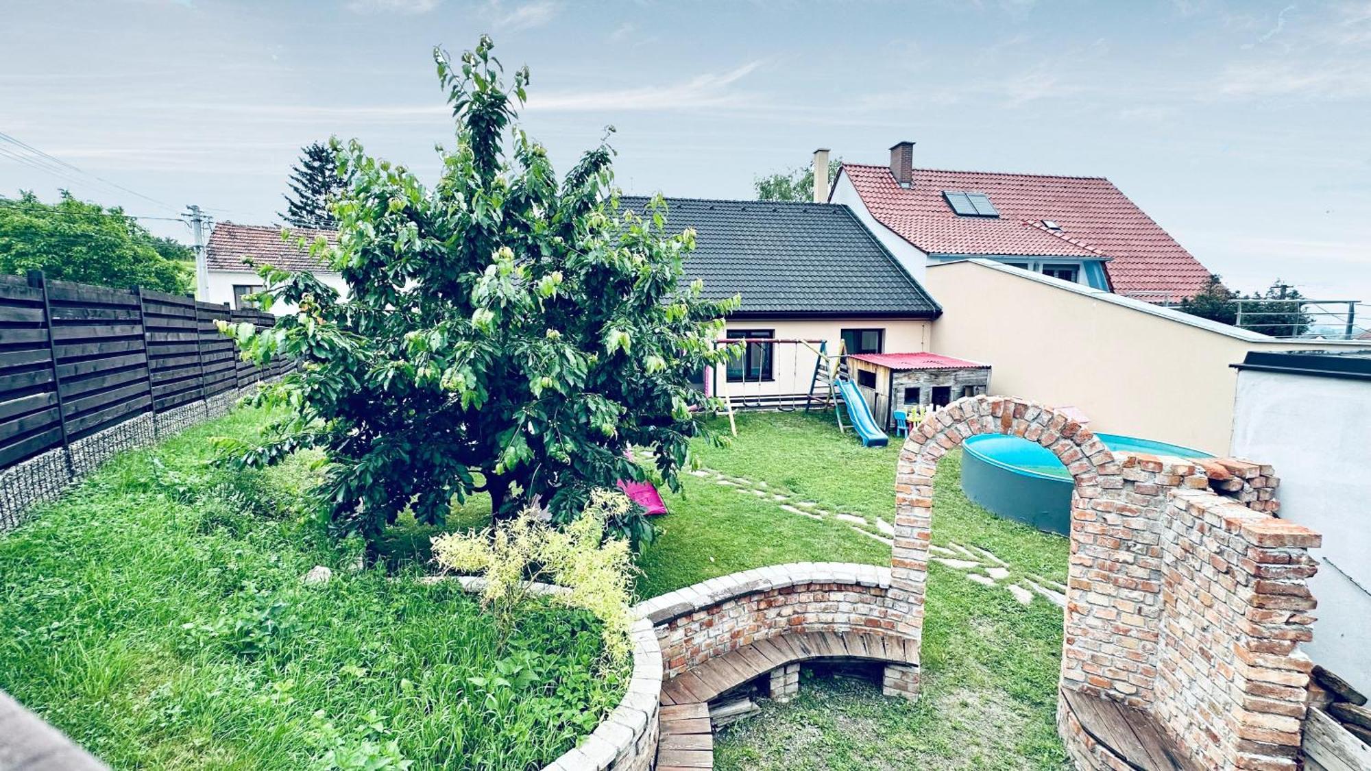 Dum Palava Villa Perná Exteriör bild